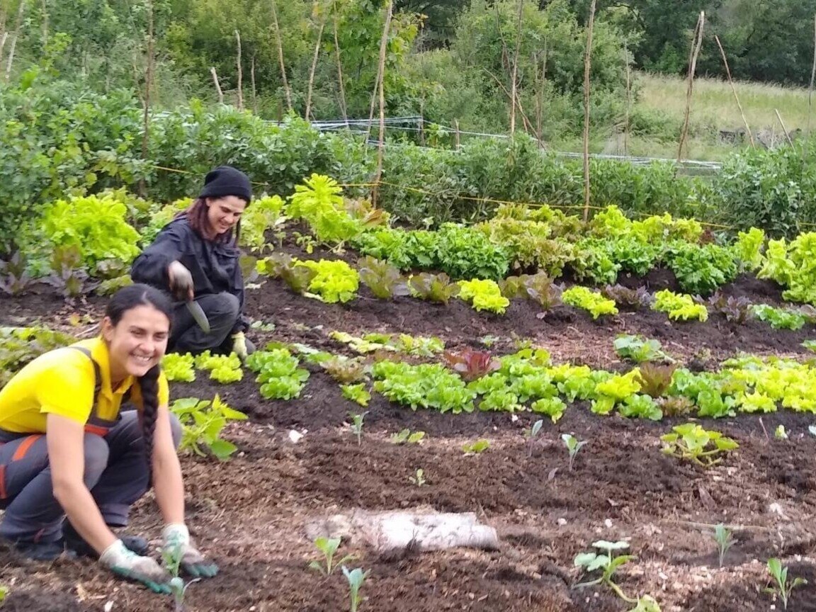Lina-Valencia-Shaw-in-her-gardenfa11f9f5-72be-4a23-b72a-cee6acdc89fa